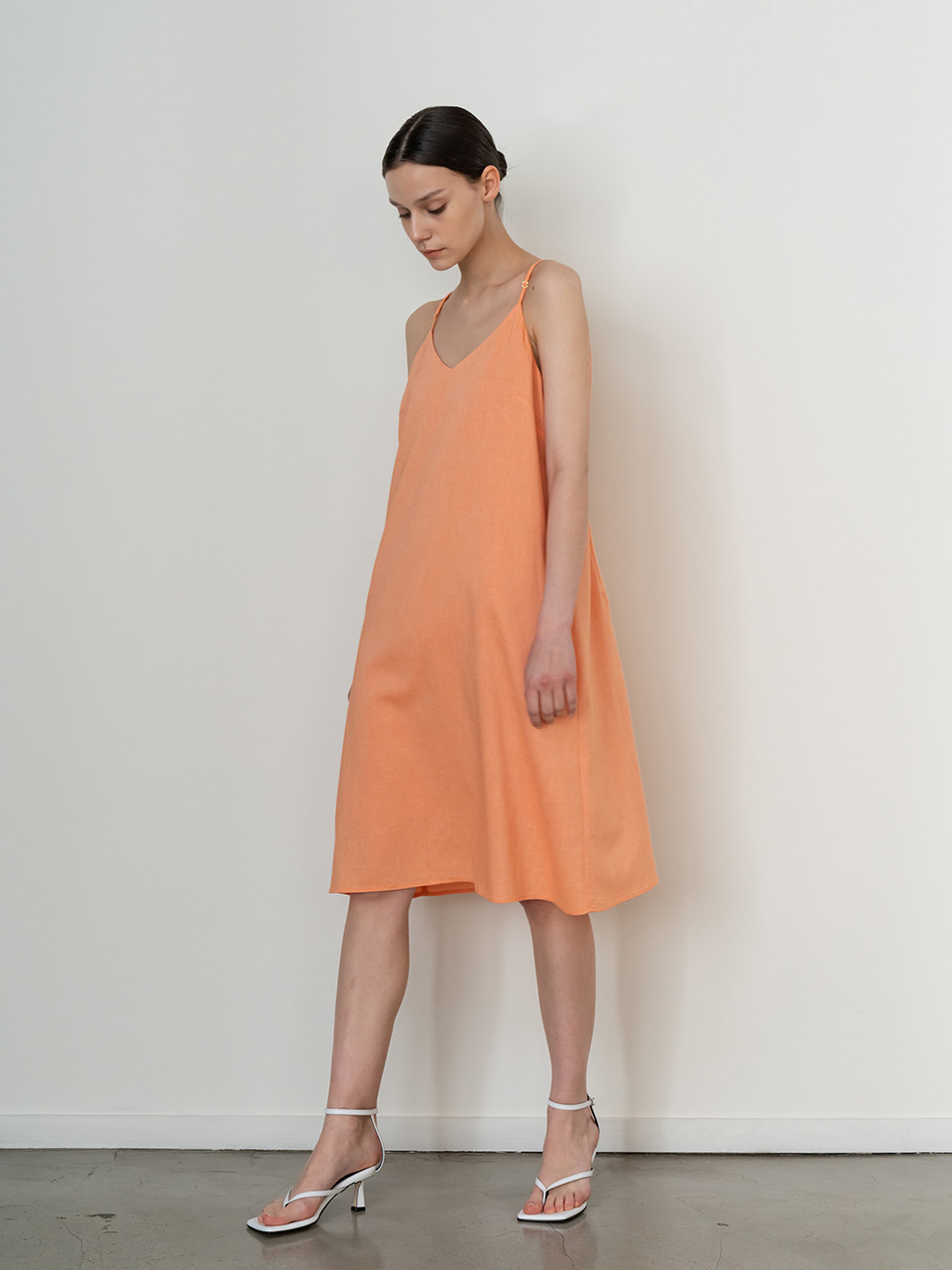 Linen V-Neck Sleeveless Dress